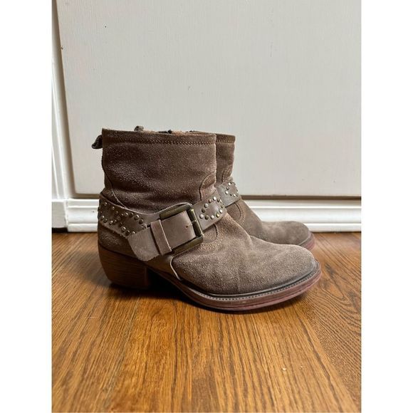 Josef Seibel Shoes - Women’s Josef Seibel Tan Suede Moto Boots Size 38 Toni Harness Studded